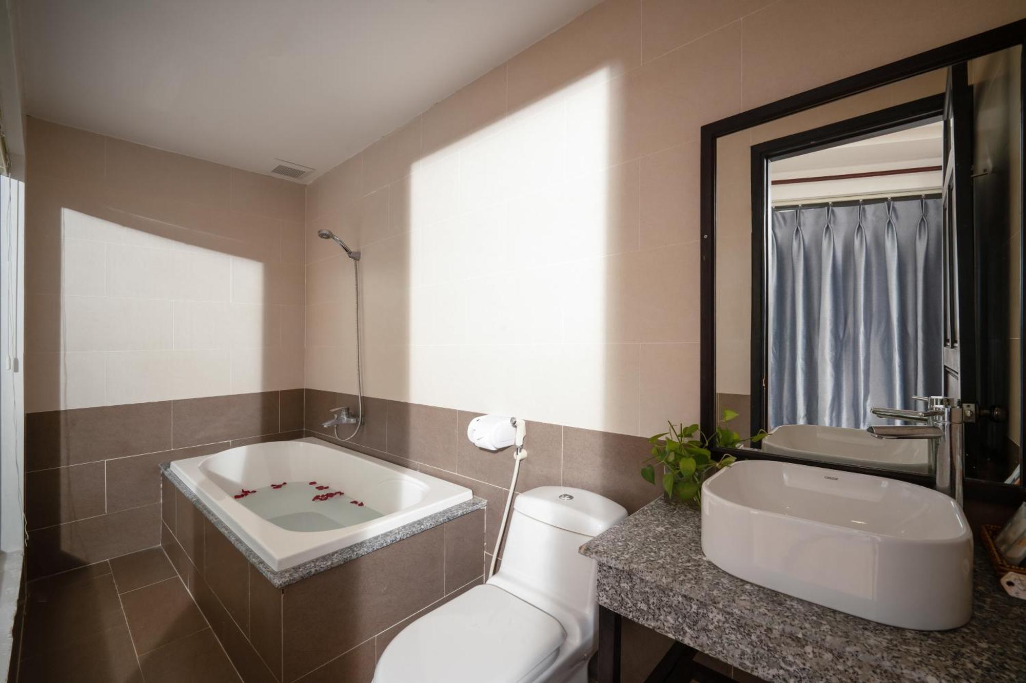 Viet Long Hoian Beach Hotel - Stay 24H Hoi An Exteriör bild